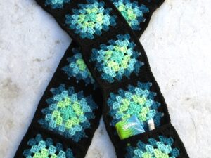 granny square pocket scarf